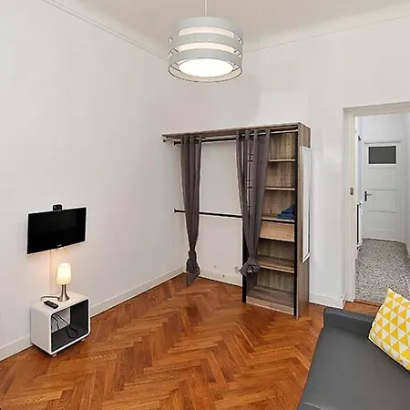 Apartment Charming T'4 Near The Beach -